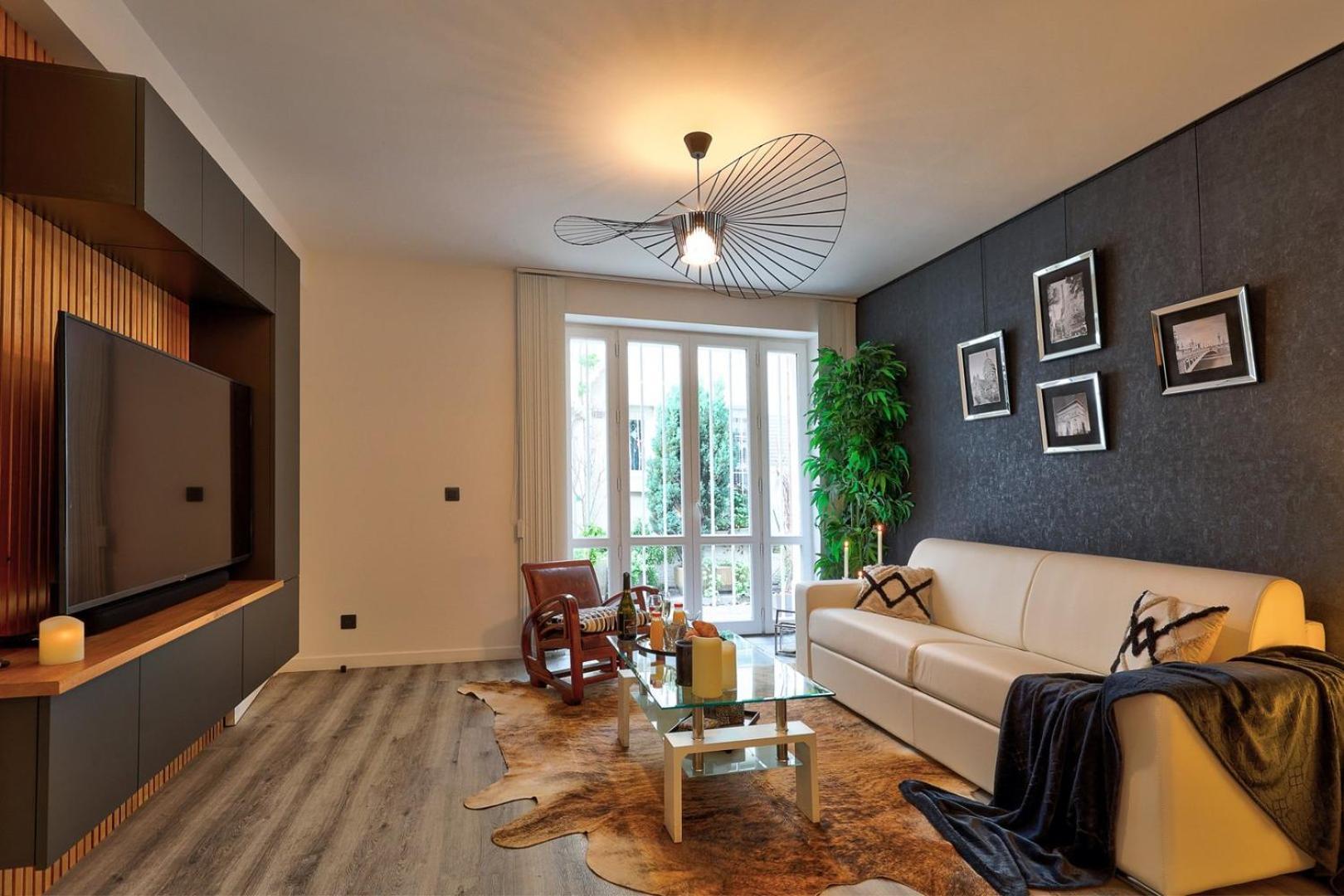 664 Deligny - Superb In * Parigi